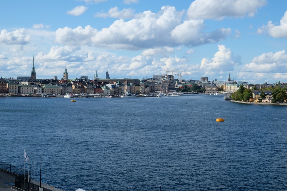 03E40395-7B73-4A54-998C-7081A0EEE66B