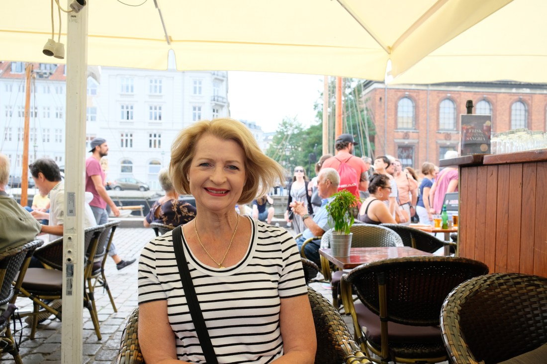 1B56DF84-1D38-482C-B4A2-8B9B415E5928