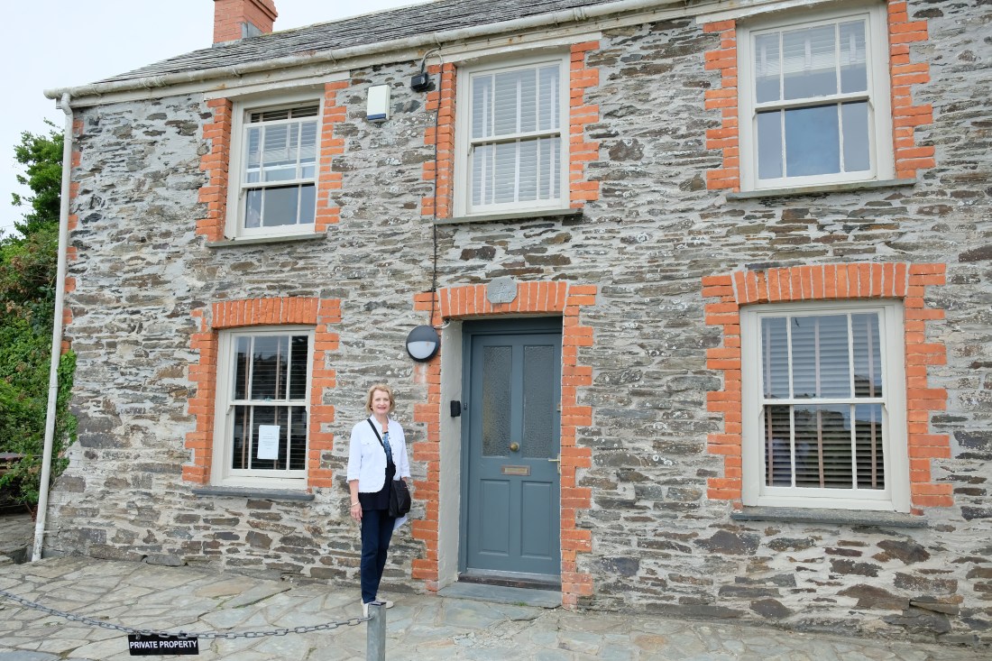 4C273061-5C3F-47AF-8FD6-99F814E3AEB6