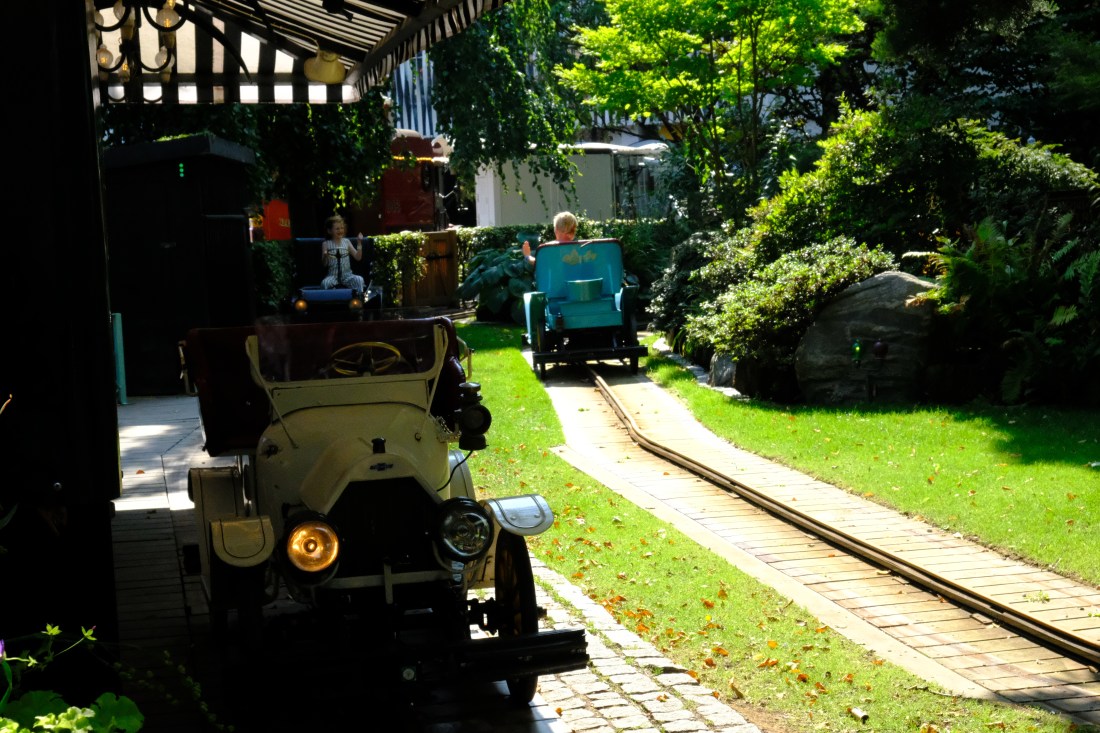 76368900-B285-49F0-8381-AA5E7EC6826D