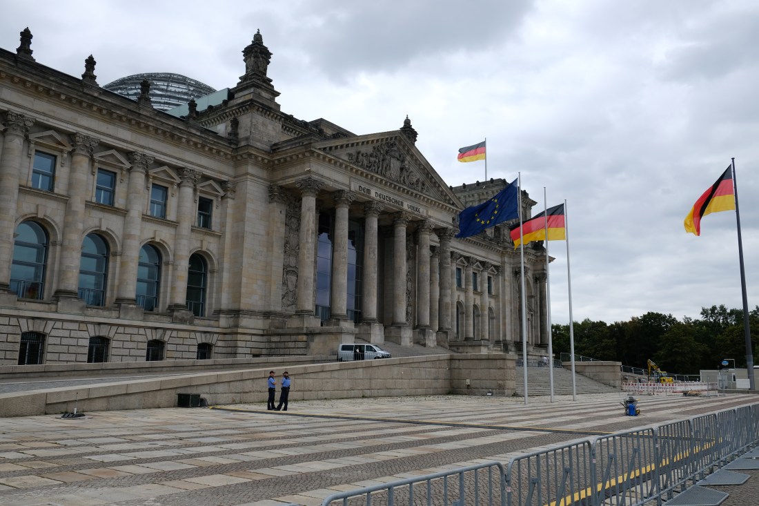 B18E71DC-9C79-4629-A124-5C38865512A8