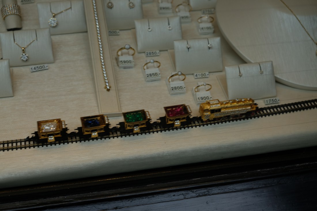 CC21DDBC-2BCE-4CA3-A384-12094427F57E