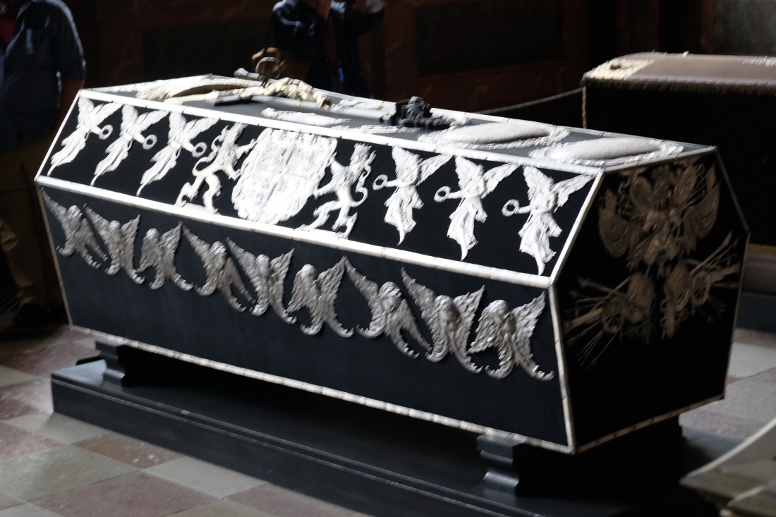 EA70A104-83F5-40C8-BB7B-50BB4CEEFB48