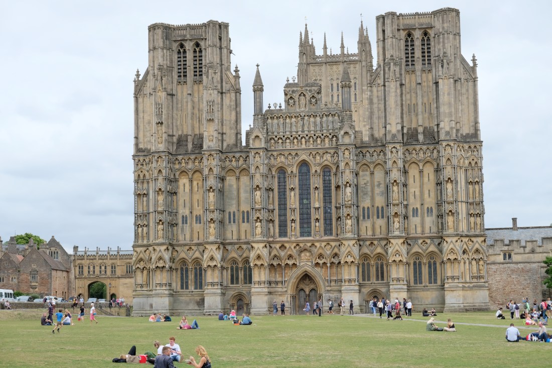 F1001CD1-57CE-44EC-BBAA-F5CF115F9088