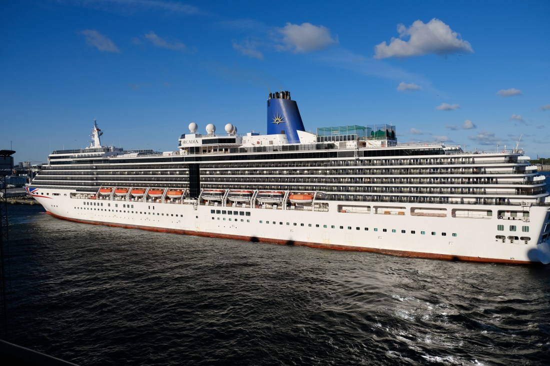 F5C21485-3CAA-4BC2-95CE-5BB54EFE262B