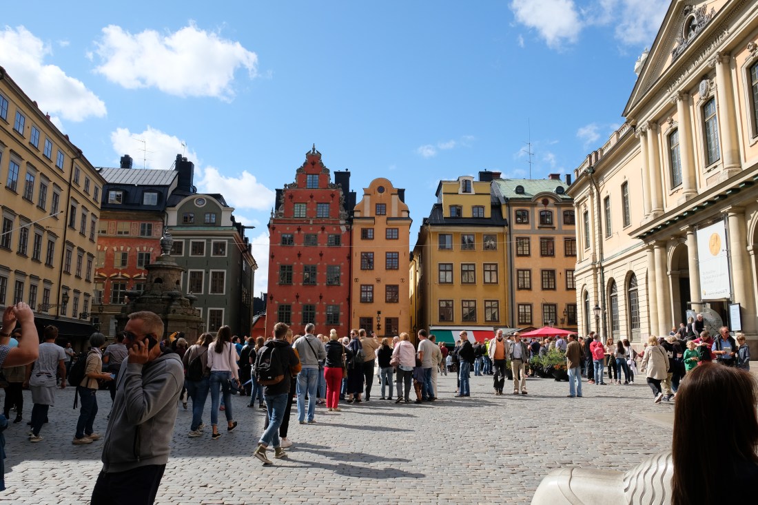 F8216470-57C4-412D-BC19-B453AC0B6640